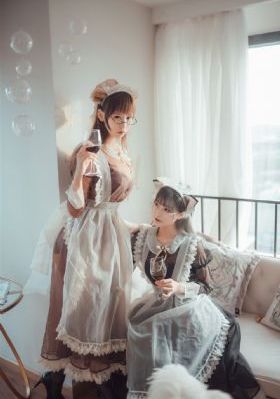 《年轻的寡妇2》中文字幕_十万网红美女美酱